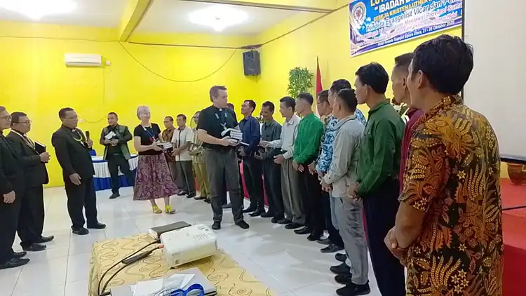 LCMS kontribusikan buku BIL